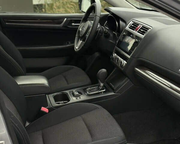 Серый Субару Аутбек, объемом двигателя 2.5 л и пробегом 170 тыс. км за 14800 $, фото 18 на Automoto.ua