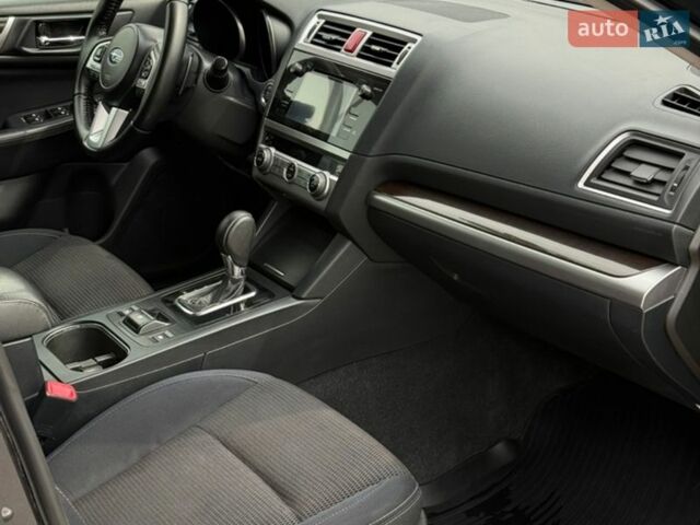 Серый Субару Аутбек, объемом двигателя 2.5 л и пробегом 155 тыс. км за 14500 $, фото 13 на Automoto.ua