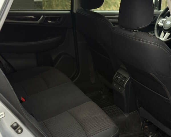 Серый Субару Аутбек, объемом двигателя 2.5 л и пробегом 170 тыс. км за 14800 $, фото 26 на Automoto.ua