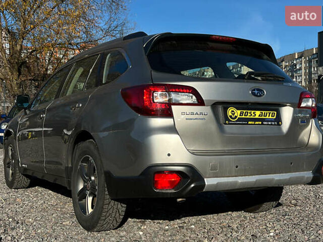 Серый Субару Аутбек, объемом двигателя 2 л и пробегом 190 тыс. км за 15000 $, фото 3 на Automoto.ua