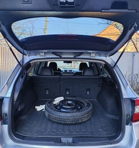 Сірий Субару Аутбек, об'ємом двигуна 2.5 л та пробігом 248 тис. км за 13700 $, фото 3 на Automoto.ua