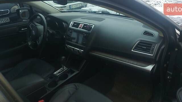 Серый Субару Аутбек, объемом двигателя 2.5 л и пробегом 150 тыс. км за 16999 $, фото 2 на Automoto.ua