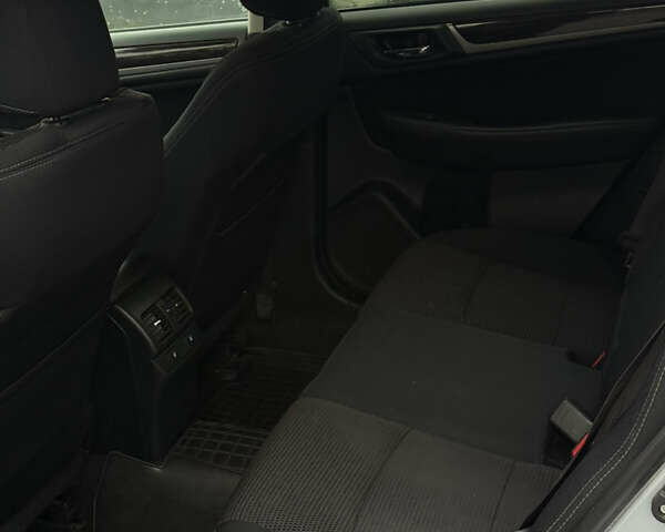 Серый Субару Аутбек, объемом двигателя 2.5 л и пробегом 170 тыс. км за 14800 $, фото 23 на Automoto.ua