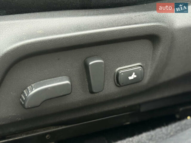 Серый Субару Аутбек, объемом двигателя 2.5 л и пробегом 170 тыс. км за 14800 $, фото 22 на Automoto.ua