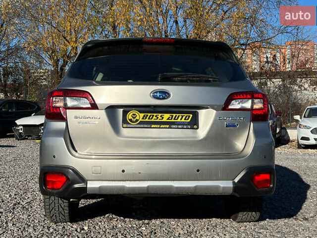 Серый Субару Аутбек, объемом двигателя 2 л и пробегом 190 тыс. км за 15000 $, фото 4 на Automoto.ua