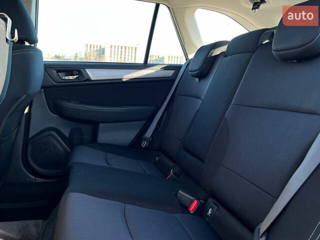 Серый Субару Аутбек, объемом двигателя 2 л и пробегом 190 тыс. км за 15000 $, фото 17 на Automoto.ua