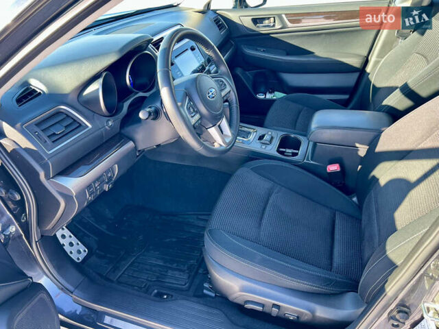 Серый Субару Аутбек, объемом двигателя 2.5 л и пробегом 188 тыс. км за 16500 $, фото 5 на Automoto.ua