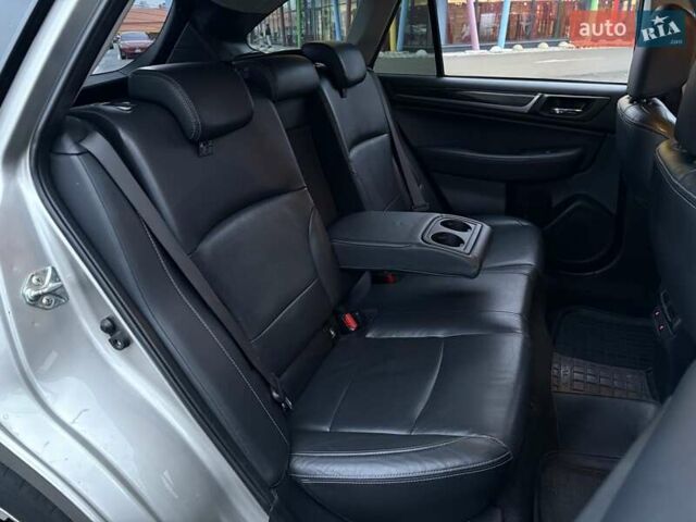 Серый Субару Аутбек, объемом двигателя 2.46 л и пробегом 156 тыс. км за 15700 $, фото 13 на Automoto.ua