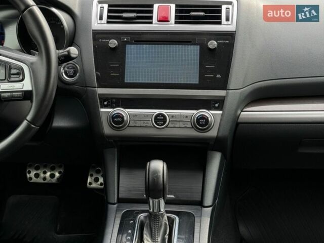 Серый Субару Аутбек, объемом двигателя 2.5 л и пробегом 155 тыс. км за 14500 $, фото 12 на Automoto.ua