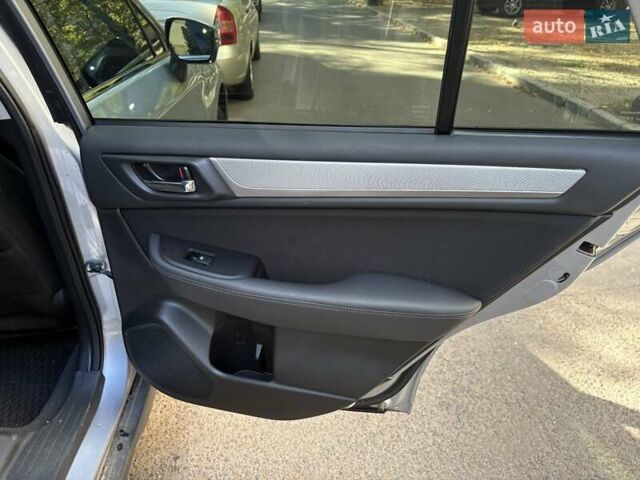 Сірий Субару Аутбек, об'ємом двигуна 2.46 л та пробігом 141 тис. км за 14800 $, фото 16 на Automoto.ua