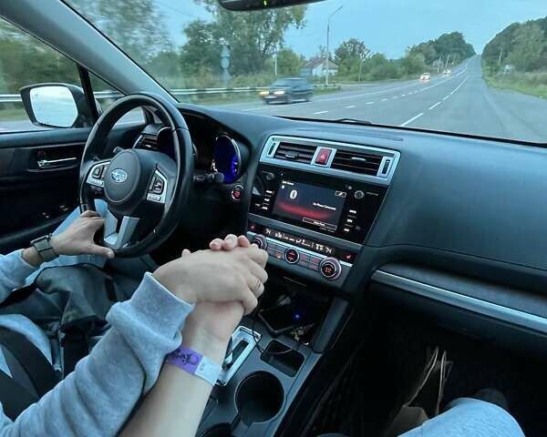 Серый Субару Аутбек, объемом двигателя 2.5 л и пробегом 180 тыс. км за 15000 $, фото 7 на Automoto.ua