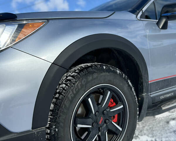 Серый Субару Аутбек, объемом двигателя 2.46 л и пробегом 118 тыс. км за 17100 $, фото 3 на Automoto.ua