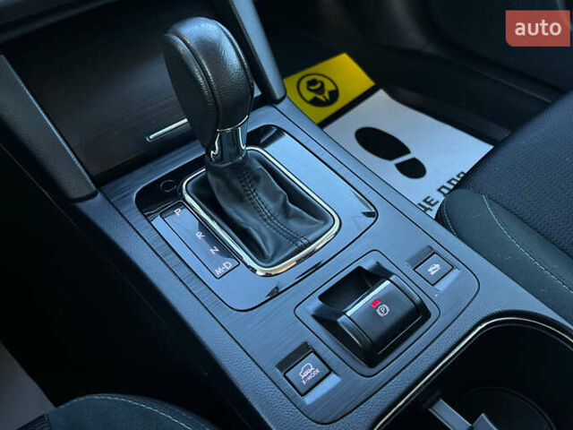 Серый Субару Аутбек, объемом двигателя 2 л и пробегом 190 тыс. км за 15000 $, фото 15 на Automoto.ua