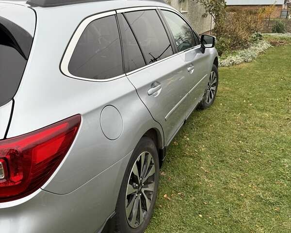 Серый Субару Аутбек, объемом двигателя 2.5 л и пробегом 175 тыс. км за 13500 $, фото 4 на Automoto.ua