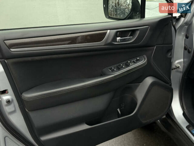 Серый Субару Аутбек, объемом двигателя 2.5 л и пробегом 170 тыс. км за 14800 $, фото 15 на Automoto.ua