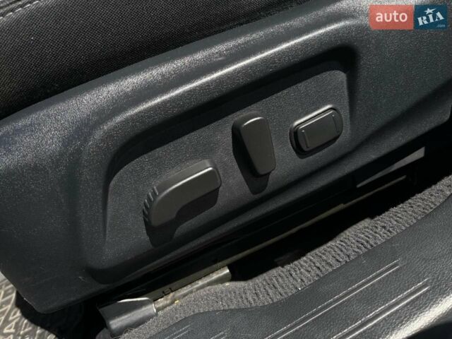 Серый Субару Аутбек, объемом двигателя 2.5 л и пробегом 90 тыс. км за 14000 $, фото 20 на Automoto.ua