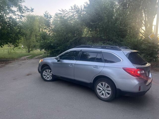 Серый Субару Аутбек, объемом двигателя 2.5 л и пробегом 176 тыс. км за 15000 $, фото 1 на Automoto.ua