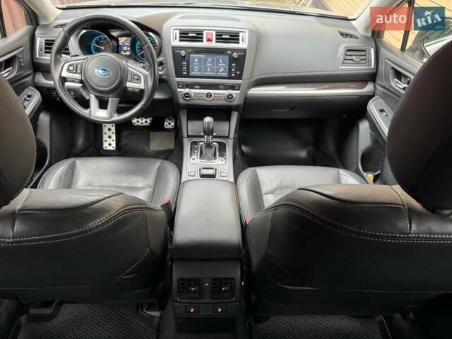 Серый Субару Аутбек, объемом двигателя 2.5 л и пробегом 152 тыс. км за 17000 $, фото 6 на Automoto.ua