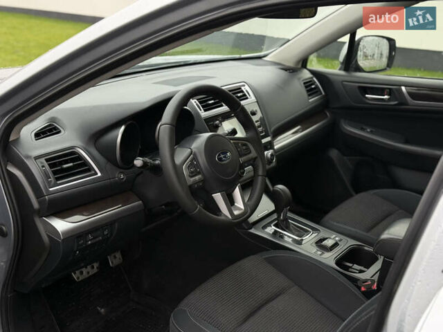 Серый Субару Аутбек, объемом двигателя 2.5 л и пробегом 170 тыс. км за 14800 $, фото 25 на Automoto.ua