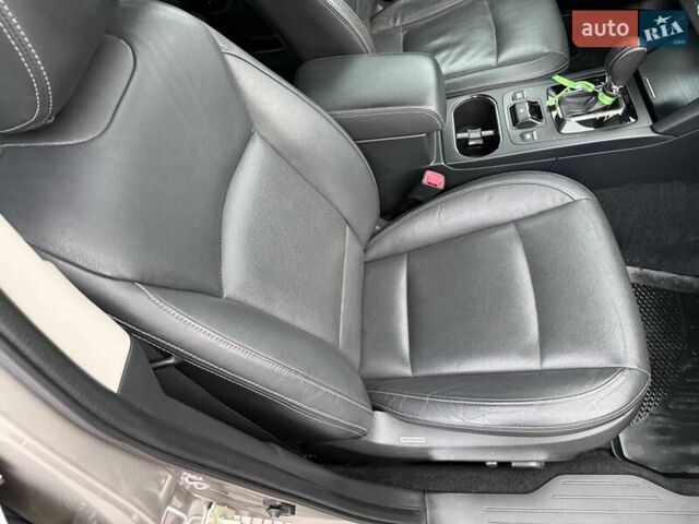 Сірий Субару Аутбек, об'ємом двигуна 2.5 л та пробігом 237 тис. км за 16500 $, фото 24 на Automoto.ua