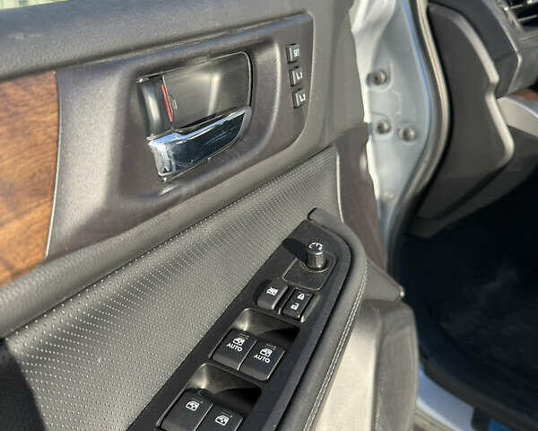 Серый Субару Аутбек, объемом двигателя 2.5 л и пробегом 103 тыс. км за 18000 $, фото 17 на Automoto.ua