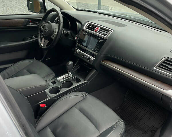 Серый Субару Аутбек, объемом двигателя 2.5 л и пробегом 103 тыс. км за 18000 $, фото 5 на Automoto.ua