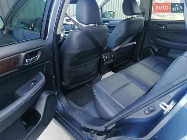 Серый Субару Аутбек, объемом двигателя 3.6 л и пробегом 158 тыс. км за 17500 $, фото 2 на Automoto.ua