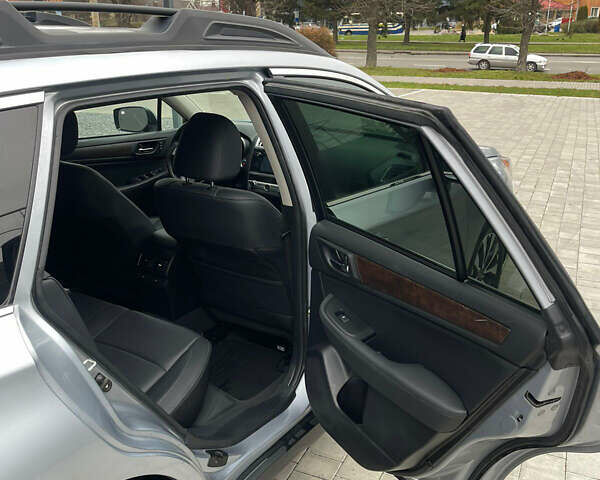 Серый Субару Аутбек, объемом двигателя 2.5 л и пробегом 103 тыс. км за 18000 $, фото 6 на Automoto.ua