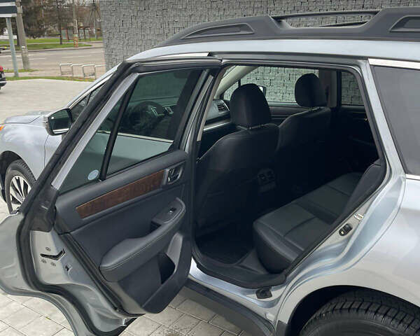 Серый Субару Аутбек, объемом двигателя 2.5 л и пробегом 103 тыс. км за 18000 $, фото 8 на Automoto.ua