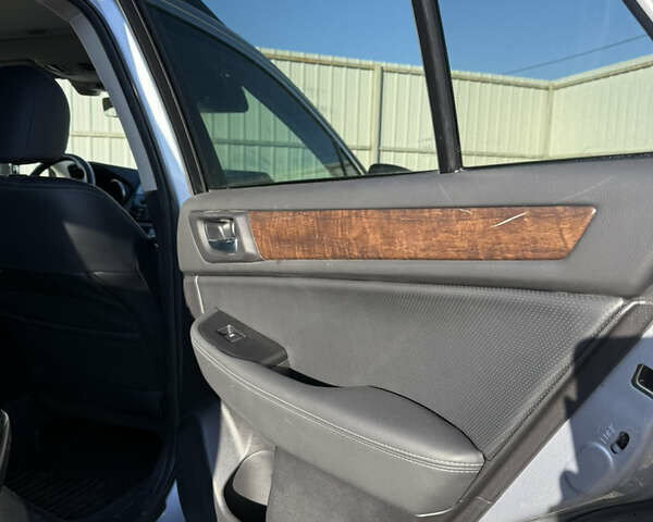 Серый Субару Аутбек, объемом двигателя 2.5 л и пробегом 103 тыс. км за 18000 $, фото 12 на Automoto.ua