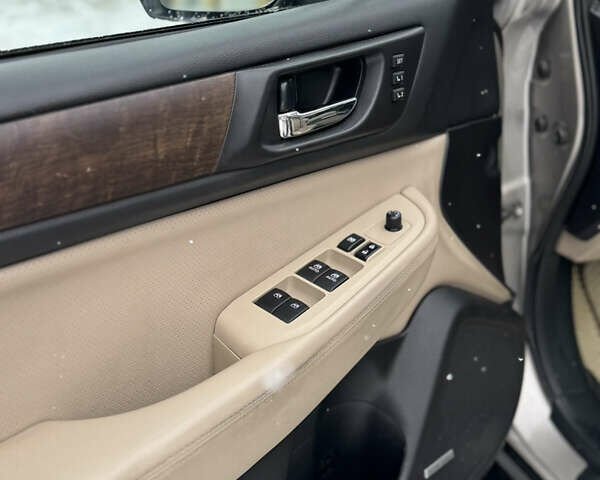 Серый Субару Аутбек, объемом двигателя 2.5 л и пробегом 174 тыс. км за 18500 $, фото 15 на Automoto.ua