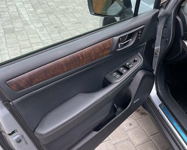 Серый Субару Аутбек, объемом двигателя 2.5 л и пробегом 103 тыс. км за 18000 $, фото 10 на Automoto.ua