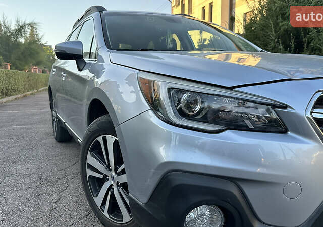 Серый Субару Аутбек, объемом двигателя 2.5 л и пробегом 171 тыс. км за 14500 $, фото 8 на Automoto.ua