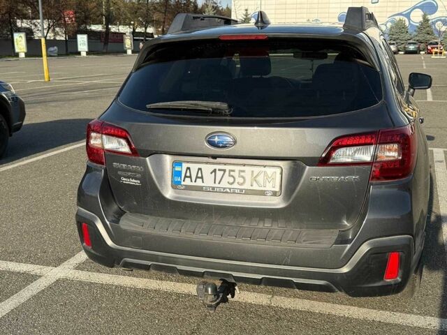 Серый Субару Аутбек, объемом двигателя 2.5 л и пробегом 190 тыс. км за 18500 $, фото 2 на Automoto.ua