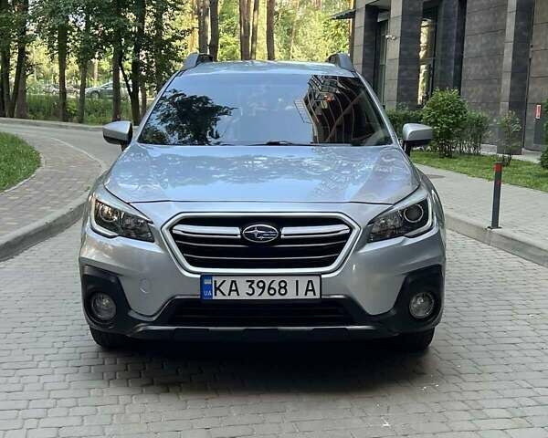 Сірий Субару Аутбек, об'ємом двигуна 2.5 л та пробігом 203 тис. км за 13600 $, фото 1 на Automoto.ua