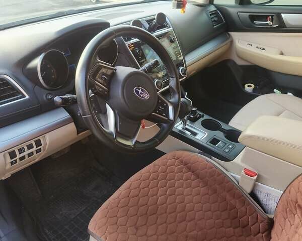 Серый Субару Аутбек, объемом двигателя 2.5 л и пробегом 266 тыс. км за 12500 $, фото 9 на Automoto.ua