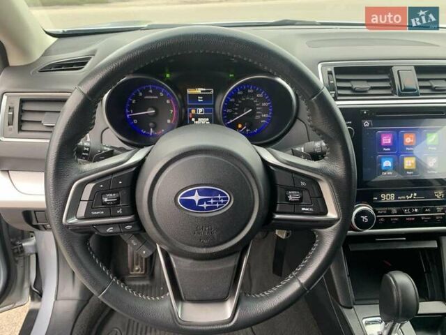 Сірий Субару Аутбек, об'ємом двигуна 2.5 л та пробігом 210 тис. км за 13800 $, фото 24 на Automoto.ua