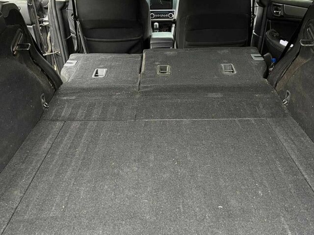 Серый Субару Аутбек, объемом двигателя 2.5 л и пробегом 190 тыс. км за 18500 $, фото 7 на Automoto.ua