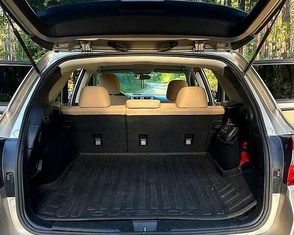 Серый Субару Аутбек, объемом двигателя 2.5 л и пробегом 153 тыс. км за 17100 $, фото 6 на Automoto.ua