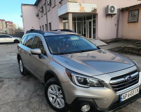 Серый Субару Аутбек, объемом двигателя 2.5 л и пробегом 266 тыс. км за 12500 $, фото 2 на Automoto.ua