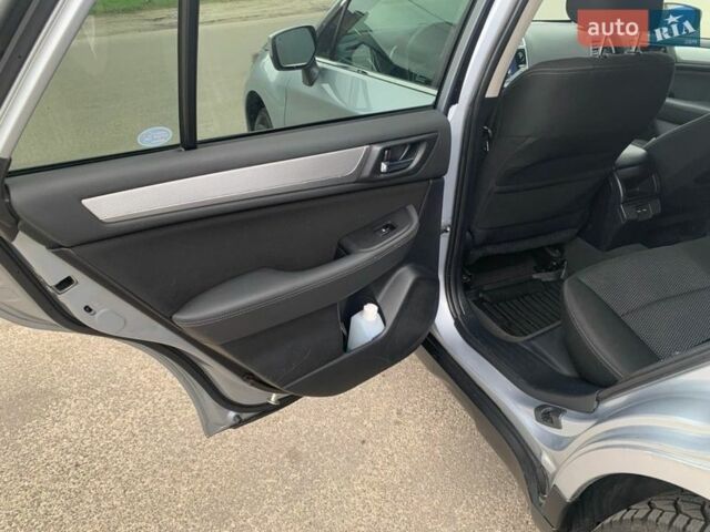 Серый Субару Аутбек, объемом двигателя 2.5 л и пробегом 218 тыс. км за 13000 $, фото 16 на Automoto.ua