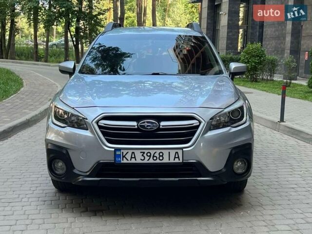 Серый Субару Аутбек, объемом двигателя 2.5 л и пробегом 218 тыс. км за 12800 $, фото 4 на Automoto.ua