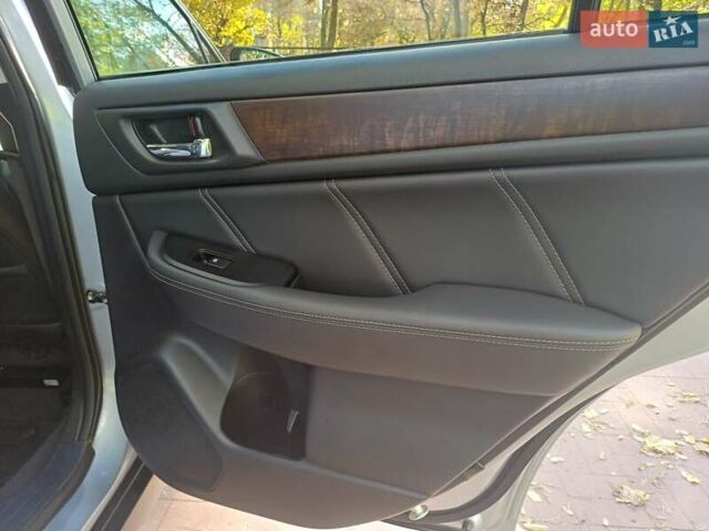 Серый Субару Аутбек, объемом двигателя 2.5 л и пробегом 104 тыс. км за 18000 $, фото 24 на Automoto.ua