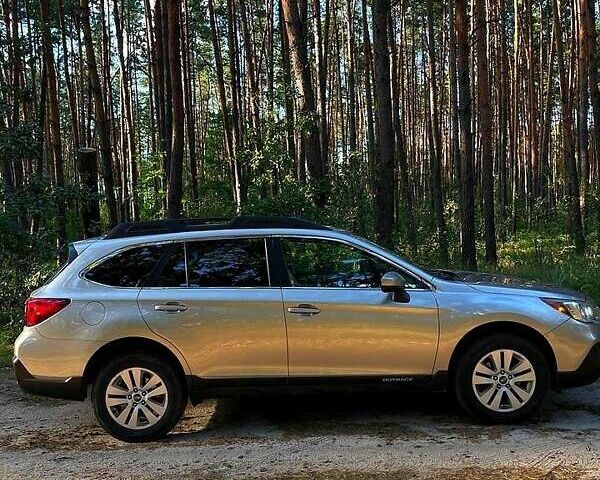 Серый Субару Аутбек, объемом двигателя 2.5 л и пробегом 153 тыс. км за 17100 $, фото 10 на Automoto.ua