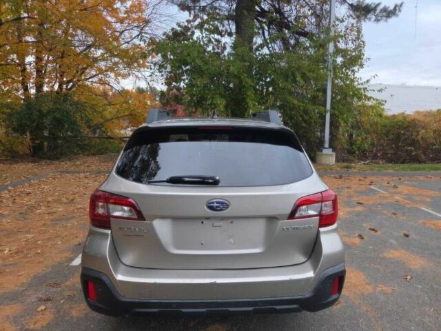 Серый Субару Аутбек, объемом двигателя 2.5 л и пробегом 36 тыс. км за 8000 $, фото 4 на Automoto.ua