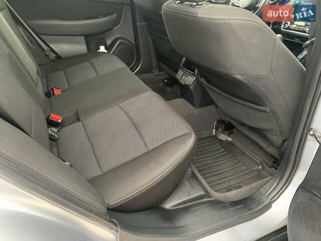 Сірий Субару Аутбек, об'ємом двигуна 2.5 л та пробігом 210 тис. км за 13800 $, фото 19 на Automoto.ua
