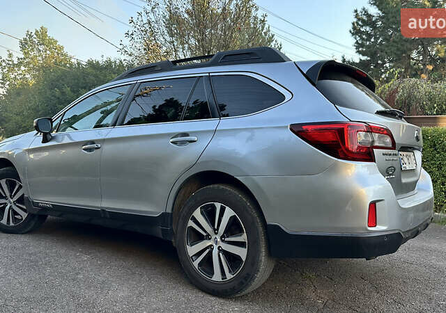 Серый Субару Аутбек, объемом двигателя 2.5 л и пробегом 171 тыс. км за 14500 $, фото 4 на Automoto.ua