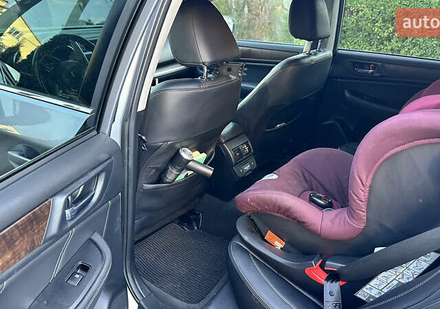 Серый Субару Аутбек, объемом двигателя 2.5 л и пробегом 171 тыс. км за 14500 $, фото 14 на Automoto.ua