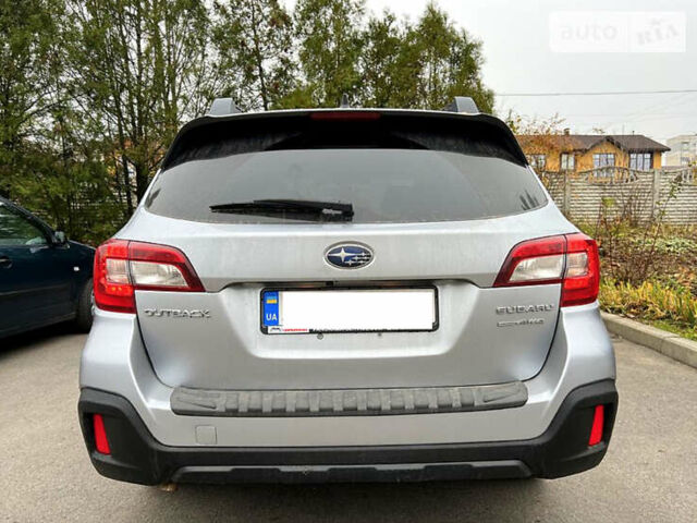 Серый Субару Аутбек, объемом двигателя 2.5 л и пробегом 115 тыс. км за 19300 $, фото 4 на Automoto.ua