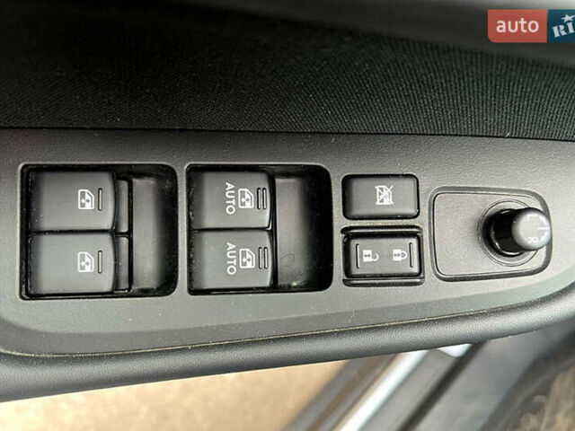 Серый Субару Аутбек, объемом двигателя 2.5 л и пробегом 115 тыс. км за 19300 $, фото 12 на Automoto.ua